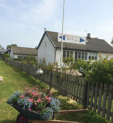Kopingsvik Apartment | Family-Friendly Retreat at Blå Flagg - Rated 8.8/10