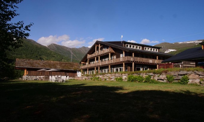 Møre og Romsdal Hotel | Discover Blåtind Boutique Hotel: Rated 9/10 with Eco Amenities