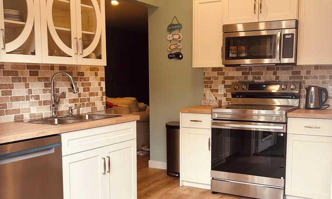 Christina Lake Apartment | Blue Haven Beach Suite
