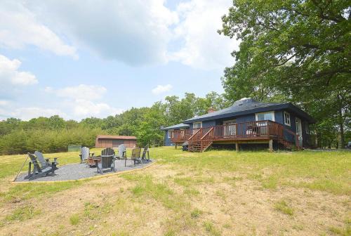Berkeley Springs House | Experience Black Bear Cabin - Your Family's Mountain Retreat!