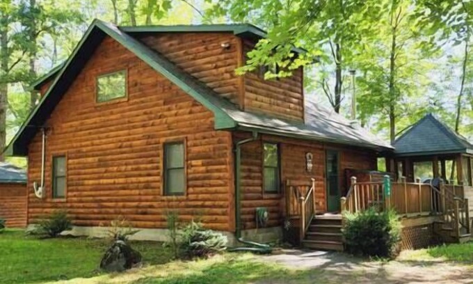 Baldwin House | Idyllic Black Bear Cottage on Whalen Lake with Hot Tub