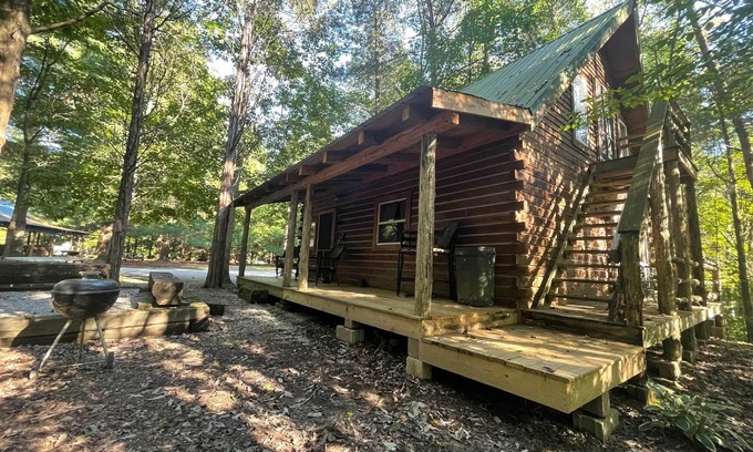 Rome Cabin | Cozy Black Bear Lodge: Family-Friendly Twin Lakes Retreat