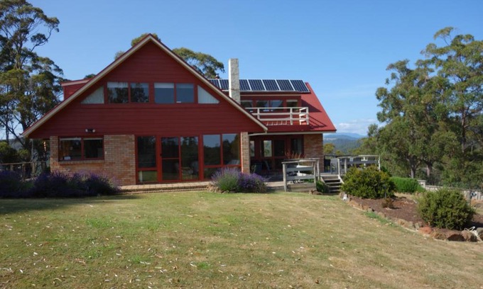 Central Coast Council House | Discover Black Bluff View Retreat: Pet-Friendly & Family Fun