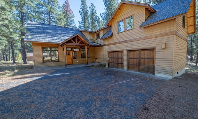 Black Butte Ranch House | Black Butte Ranch Glaze Meadow 141