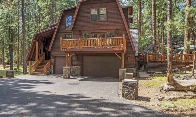 Black Butte Ranch House | Black Butte Ranch - Family-Friendly Retreat with Pool & Spa