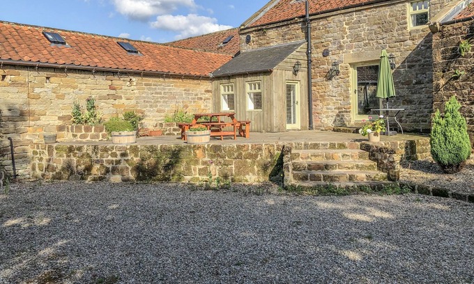 Easterside Cottage | BLACK CAT COTTAGE, pet friendly, luxury holiday cottage in Helmsley