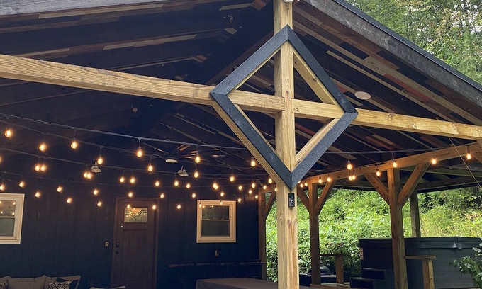 Logan Cabin | Black Diamond: Unmatched Getaway with Spa & Hot Tub!