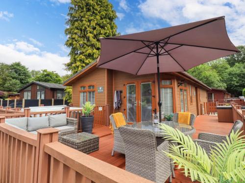 Troutbeck Bridge House | Pet-Friendly Retreat at Black Dog Lodge - 4 Star Experience