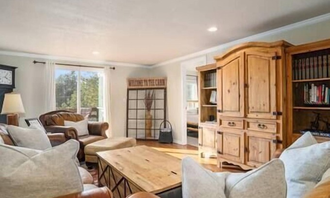 Colorado Springs Cabin | Guest Rated 9.8: Cozy Black Forest Colorado Log Cabin Retreat