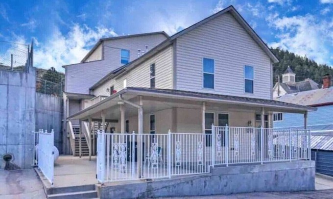 Keystone House | Discover 4BR Downtown Keystone near Rushmore - Family Friendly!