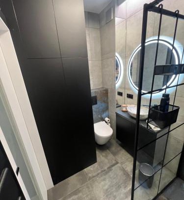 Pierwoszyno Apartment | Discover Black Horse: 24h Check-in, Family & Pet Friendly
