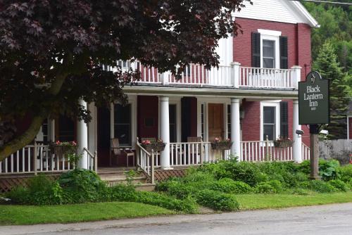 Richford Hotel | Comfortable Stay at Black Lantern Inn with Family Amenities