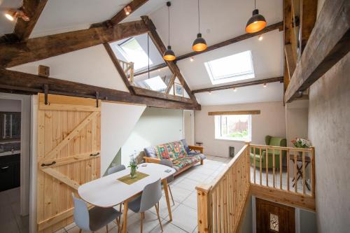 Llangattock Lingoed House | Guest Rated: 9.8 at Black Mountains Barn - Family Friendly Stay