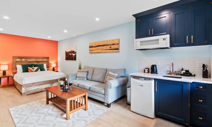 Ucluelet Apartment | Black Pearl #2 I Little Beach I Adventure I Hike