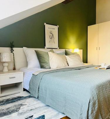 Vysehrad Apartment | Experience Black Pearl Near Vysehrad Castle - Rated 9.4/10