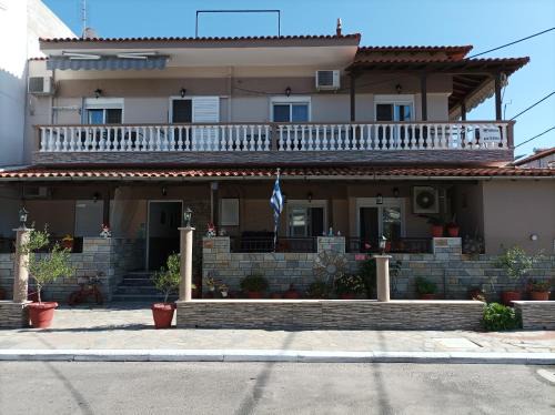 Sarti Apartment | Black Rose: Oceanfront Bliss with Perfect Guest Rating