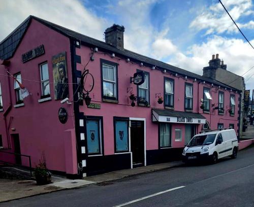 Tinahely Bed & Breakfast | Black Toms Tavern