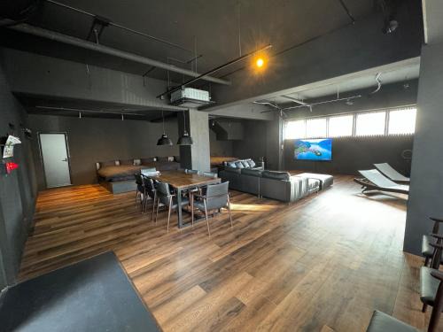 Maejima Apartment | Stylish BLACK VILLA NAHA: A Private Designers Retreat