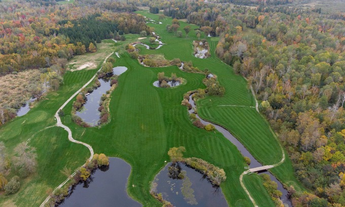 East Gwillimbury Villa | Experience Black Water Golf Villa with Stunning Ocean Views
