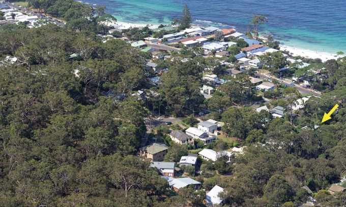 Hyams Beach House | Discover Black Wattle at Hyams Beach with Oceanfront Pool