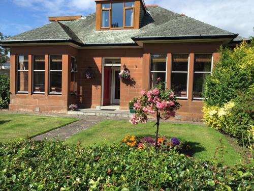 Ayr Bed & Breakfast | Pet Friendly Blackburn Villa B&B with Oceanfront Views