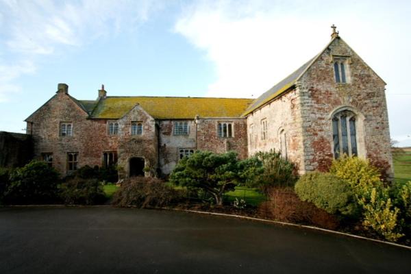 Fiddington Bed & Breakfast | Discover Blackmore Farm: Pet-Friendly Retreat with Breakfast