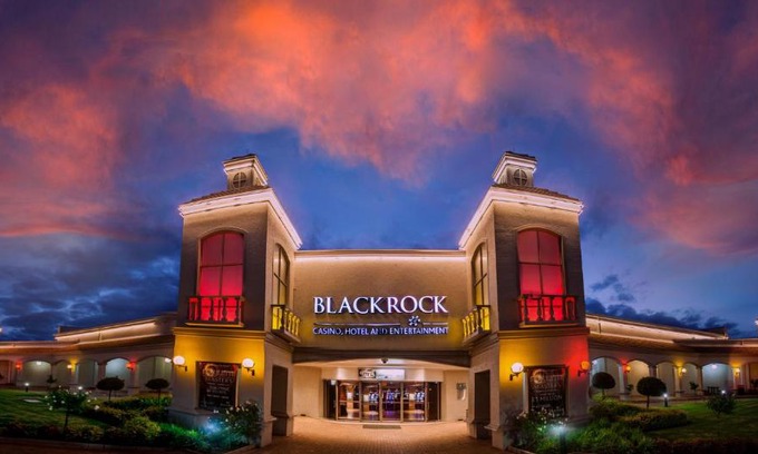 Newcastle Hotel | Oceanfront Bliss at Blackrock Hotel - Rated 8/10 by Guests