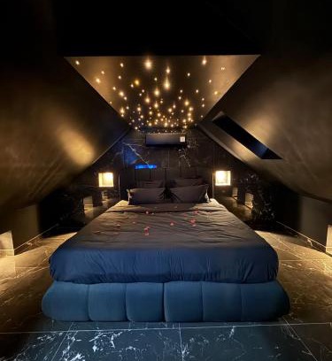 Belfort Apartment | BlackRoom - Balnéo - Ciel étoilé