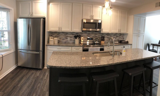 Hethwood - Prices Fork House | Elegant Blacksburg Townhouse - Steps from Campus & Breakfast
