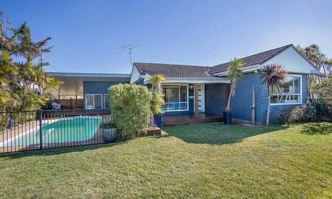 Blacksmiths House | Pet-Friendly Beach House with Pool and High Guest Ratings