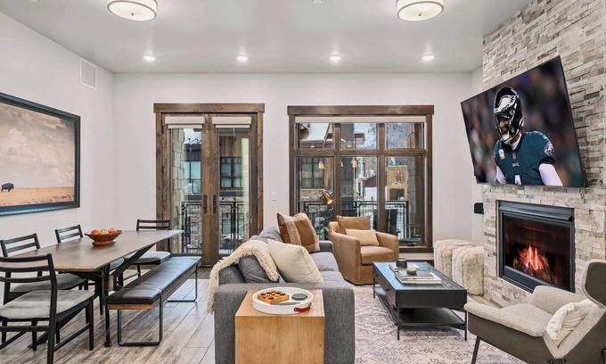Park City Condo | Unwind at Blackstone: 2BR with Hot Tub, Pool & Gym