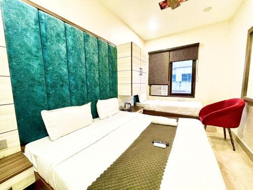 Amritsar Hotel | Convenient BLACK WOOD Hotel Near Golden Temple, 10/10 Rated