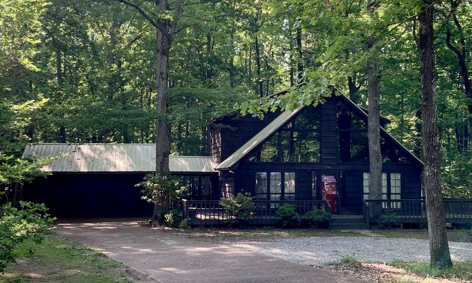 Counce Cabin | Blade Bay - Remodeled Cabin with Pool & Pet-Friendly Amenities
