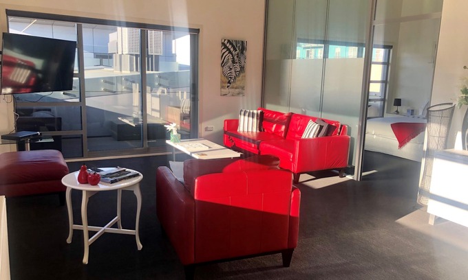 Johnsonville Apartment | Blair Holiday Apartment: Top-Rated Family Retreat with Pool
