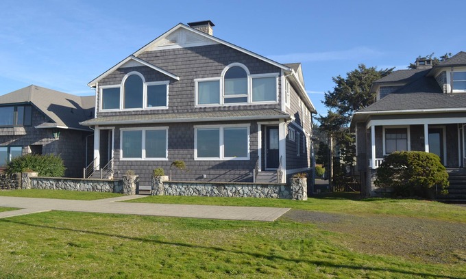 Seaside House | Blakely Prom House: Prime Oceanfront Retreat with Pool