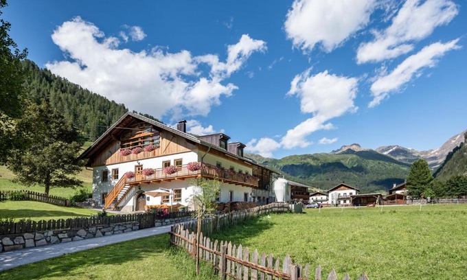 Val di Vizze Apartment | Experience Blasighof: Family-Friendly Stay with Breakfast