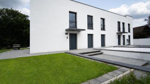 Rhein-Erft-Kreis District Apartment | Blauer Stein 7a Haus - 6 Wohnungen, 15 Schlafzimmer