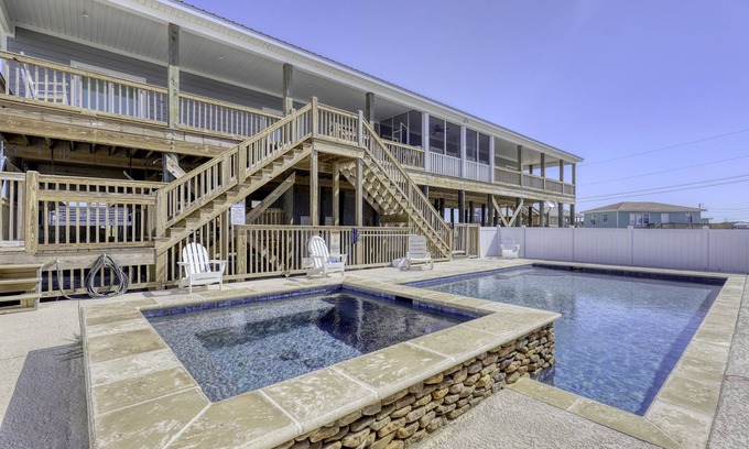 Dauphin Island House | Beachfront Bliss - Gulf View with Pool and Hot Tub