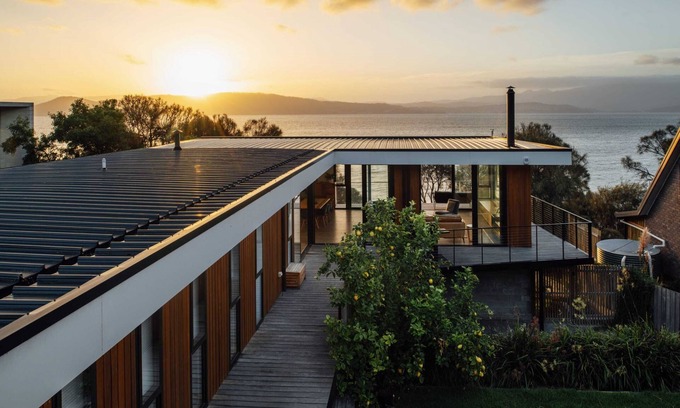 South Arm House | Discover Blessington Beachside Retreat with Oceanfront Views