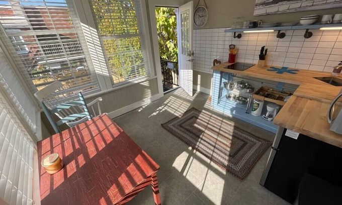 Lancaster Apartment | Top-Rated Bletcher Garden Loft in Historic Lancaster District