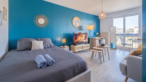 Limoges Apartment | Bleu Paon - Welc'Home: Family-Friendly with High Ratings