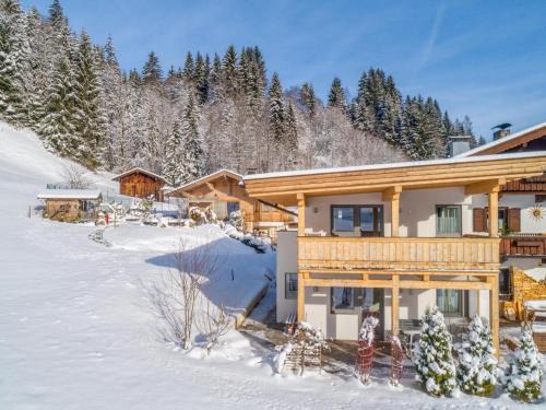 Grundau Apartment | Experience Comfort at Blick auf den Rettenstein Top 2