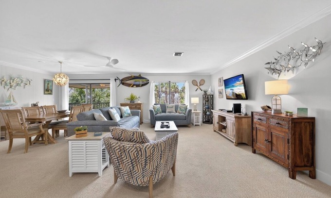 Sanibel Condo | Renovated Island Oasis with Ocean View & Pool at Blind Pass A205