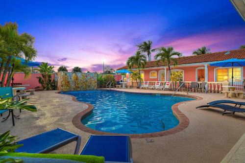 St. Pete Beach Hotel | Discover Blind Pass Resort Motel: Pet-Friendly Paradise