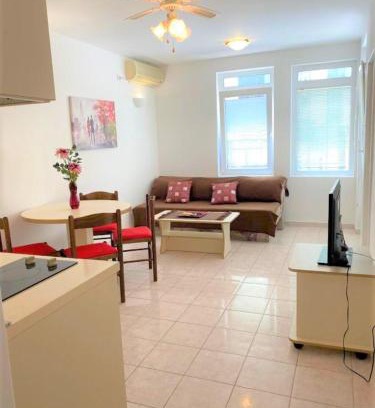 Maini Apartment | Pet-Friendly Bliss Apartments: Guest Rated 9.4/10