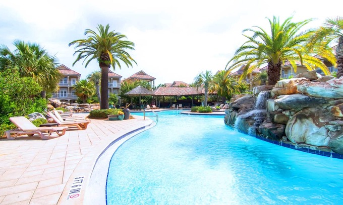 Villages of Crystal Beach House | Bliss Getaway: Family-Friendly Retreat with Pool & Breakfast