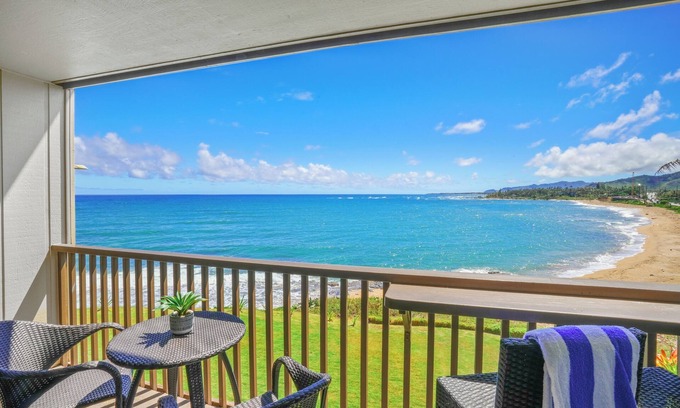 Kapaa Condo | Oceanfront Bliss at Wailua Bay View 207 - Rated 9.4/10