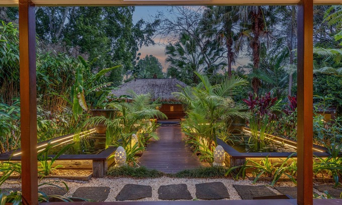 The Pocket Villa | Bliss Private Villa: Oceanfront Retreat with Pool & Breakfast