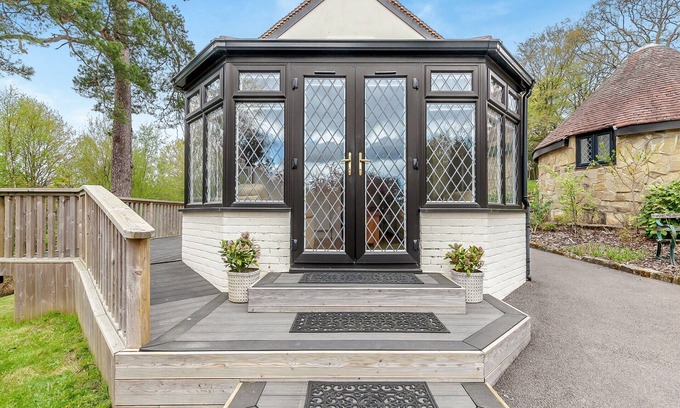 Heathfield Cottage | Serene Rural Retreat with Lake Views and Family Amenities