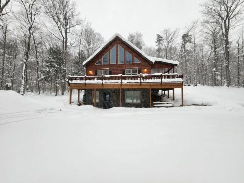 Old Forge House | Discover Blissful Bear: Family-Friendly Hotel Retreat